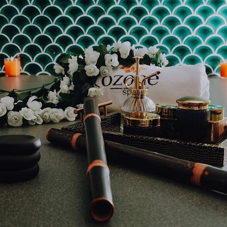 Doubletree By Hilton Fujairah City Eksteriør bilde A set of OZO